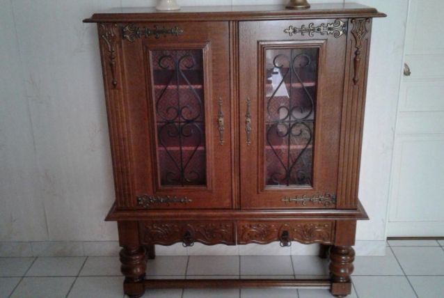 Vitrine argentier fin années 1950
