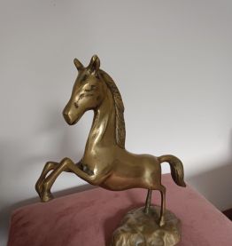 Cheval en laiton 