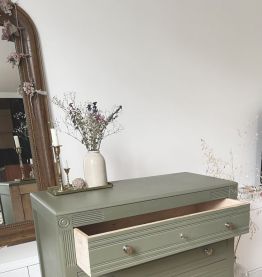 Commode vintage