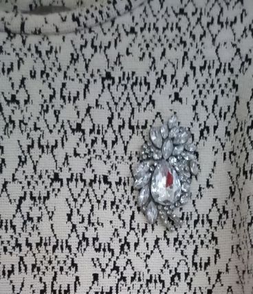 Pull zara avec broche