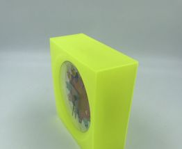 Horloge jaune design 