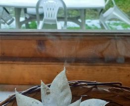 Fleurs en tissu à accrocher