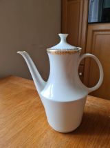Théière et Pot à lait Porcelaine Parfait état livraison poss