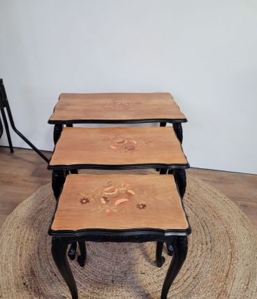 Trois tables gigognes