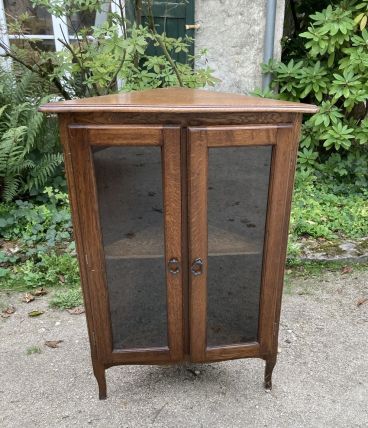 Vitrine angle