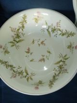 ancien ensemble de toilette en porcelaine de
