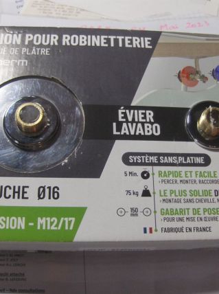 ROBINETTERIE : Fixation pour robinetterie sur plaque de plât
