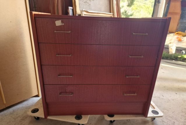Commode vintage en tres bon etat 