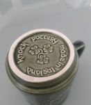 Mug Irlandais vert olive Knock Pottery