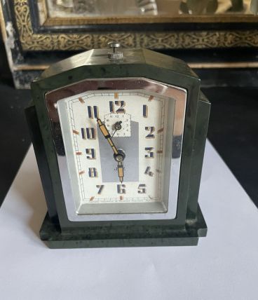 jolie pendulette art déco JAZ vert marbré