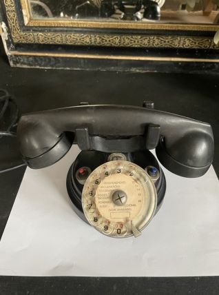 Charmant téléphone à cadran bakélite noire mat avec sonnette