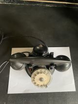 Charmant téléphone à cadran bakélite noire mat avec sonnette