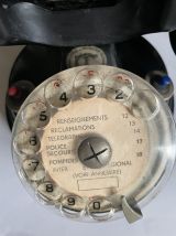 Charmant téléphone à cadran bakélite noire mat avec sonnette