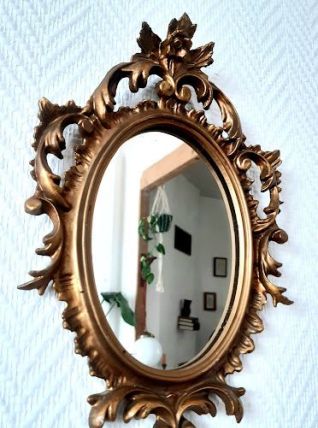 Petit miroir rocaille ovale bois doré
