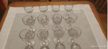 12 verres à liqueur