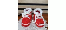 Chaussons baskets Rouge en laine  layette, tricot fait main 