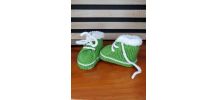 Chaussons baskets VERT en laine layette, tricot fait main