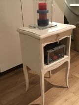 Chevet, petit meuble d’appoint en bois peint  écru