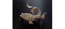 Broche en métal argenté " Poisson Asiatique"