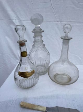 3 carafes vintage 