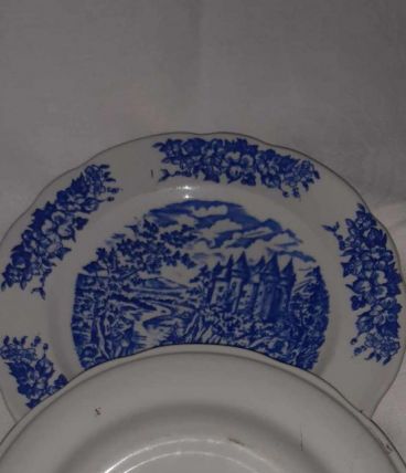 3 assiettes en porcelaine Pyroblan "BP"
