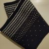 Écharpe ronde col tube snood noire et blanche motif chevrons