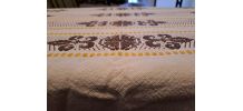 Nappe à fleurs de lys. 