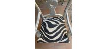 Fauteuil de style baroque, en bois, tissu zèbre