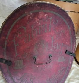 Ancienne boîte à chapeau 