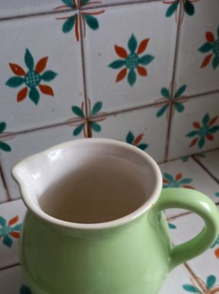 Cruche à eau ou lait ou autre