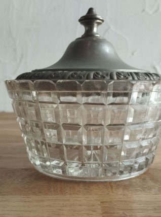 Verrerie ancienne bonbonnière en verre pressé avec couvercle
