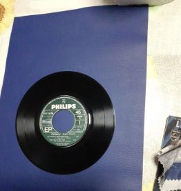 45 tours vinyle Johnny Halliday 