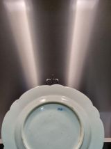 Rare assiette creuse en porcelaine de Chantilly