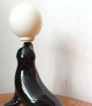 Lampe céramique otarie globe opaline 