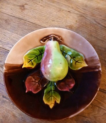 Assiette barbotine poire 