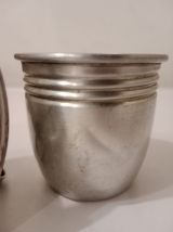 2 anciennes théiére avec un gobelet  vintage