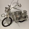 Moto vintage artisanale en étain
