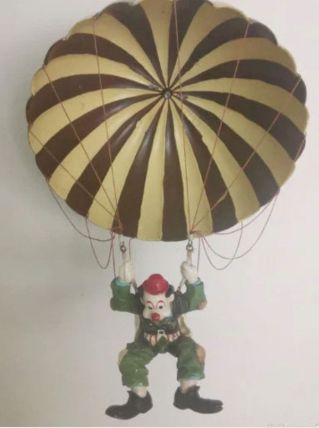 Jouet original ancien "Clown et son Parachute"