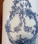 Pot d'apothicaire en opaline 