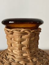 Deux carafes ambrées