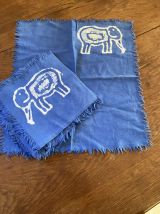 Nappe et serviettes en batik des années 80.