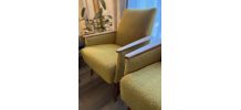 Magnifique Paire de fauteuils scandinaves jaune tissu boucle