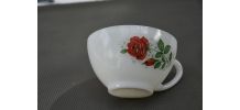 5 tasses et 6 soucoupes