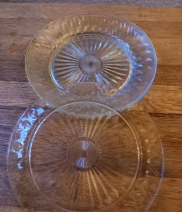 6 assiettes en verre 