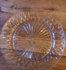 6 assiettes en verre 