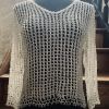 Top/pull fin en crochet et perles. 