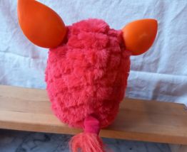 Furby orange interactif