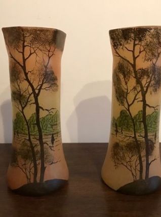Vases anciens en verre émaillé dans le goût Legras