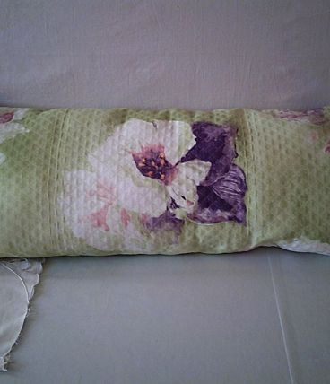 Coussin en tissu floral 