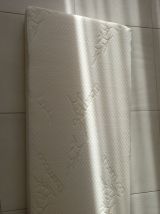 Banquette lit en fer forgé + matelas + 2 draps